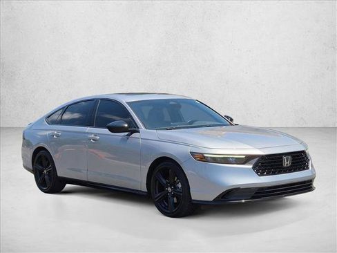Used 2023 Honda Accord Sport image 4