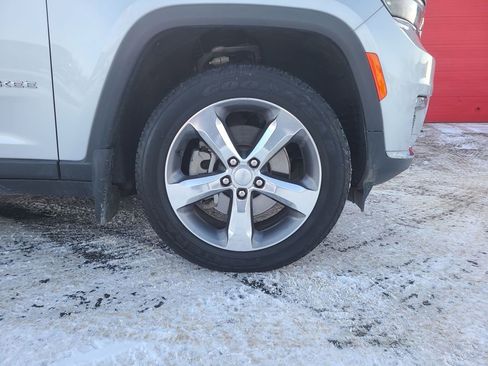 Used 2021 Jeep Grand Cherokee L Limited image 15