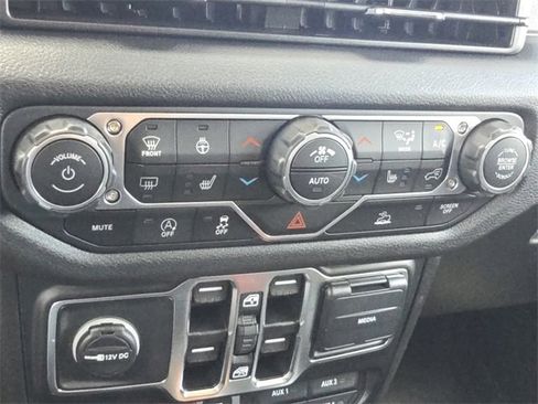 New 2025 Jeep Gladiator Willys image 12