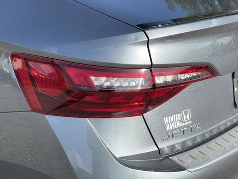 Used 2023 Volkswagen Jetta SE image 12