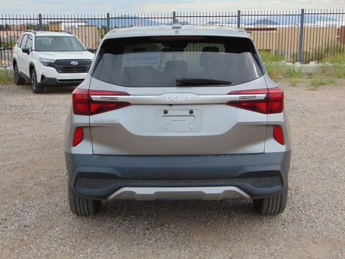 Used 2022 Kia Seltos LX AWD/4WD image 5