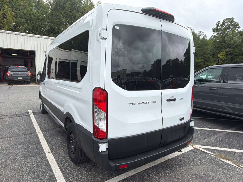 Used 2025 Ford Transit 350 XLT RWD image 5