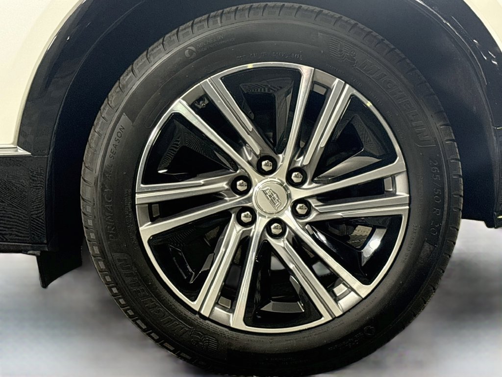 Certified 2024 Cadillac Lyriq Luxury AWD/4WD image 34