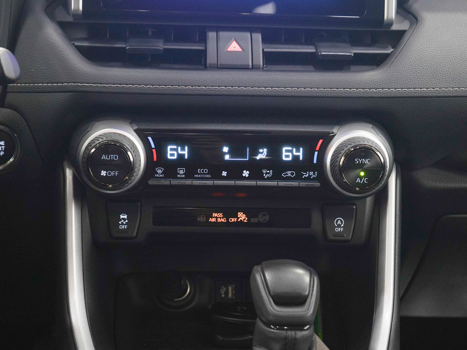 Used 2024 Toyota RAV4 XLE AWD/4WD image 18