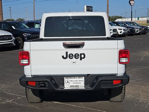 Used 2024 Jeep Gladiator Sport image 6