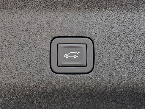 Certified 2025 Cadillac Escalade Premium Luxury image 29