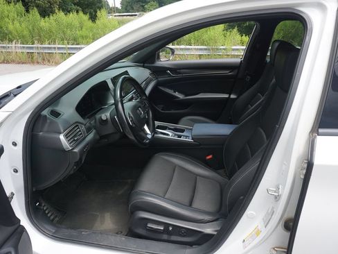 Used 2022 Honda Accord Sport image 2