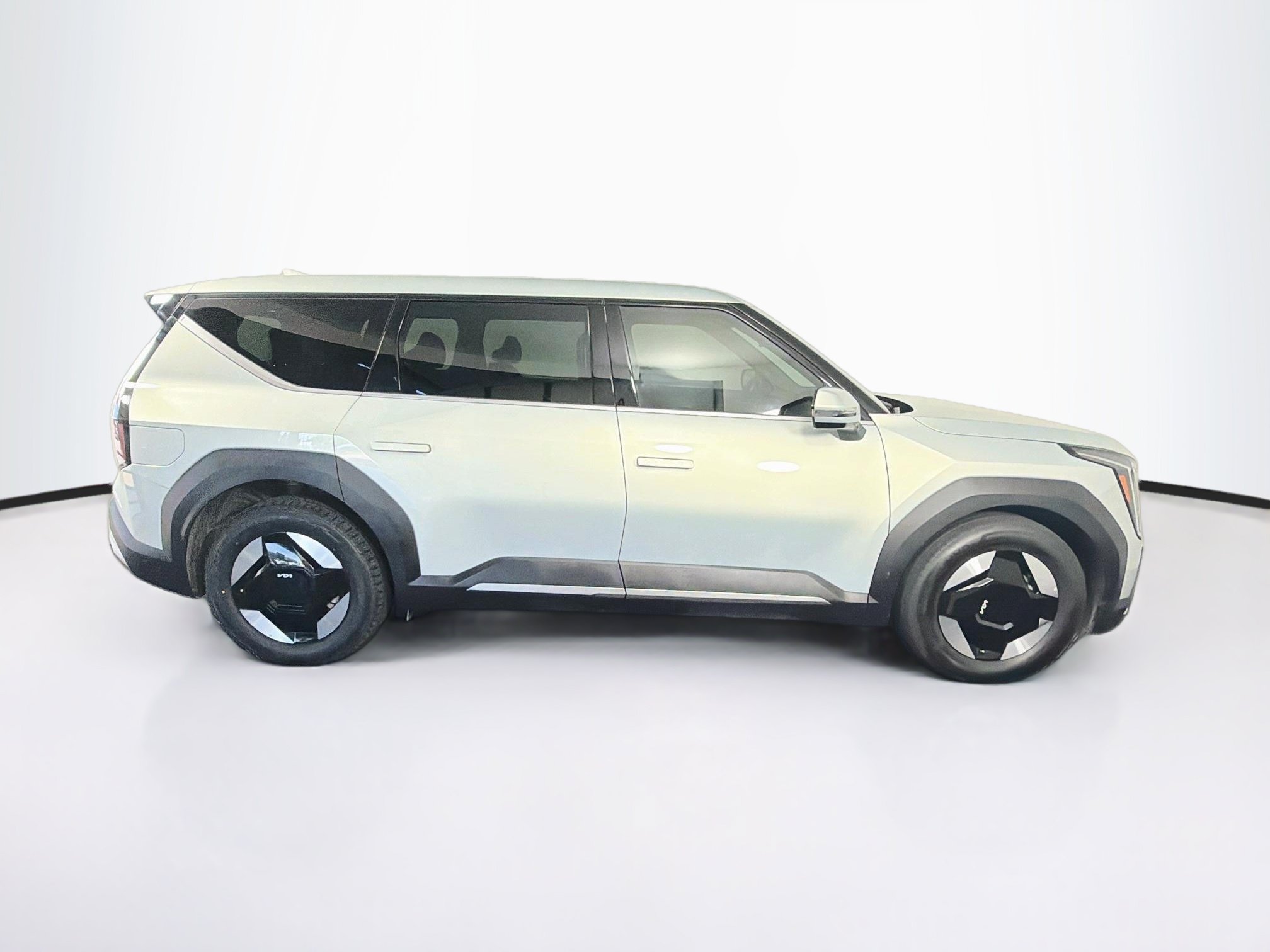 Used 2024 Kia EV9 Light Long Range RWD image 10