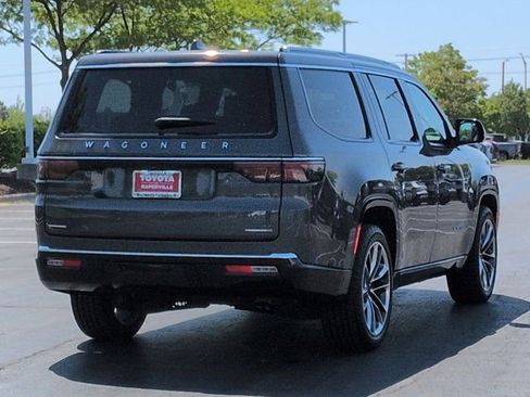 Used 2022 Jeep Wagoneer Series III w/ Premium Group I AWD/4WD image 5