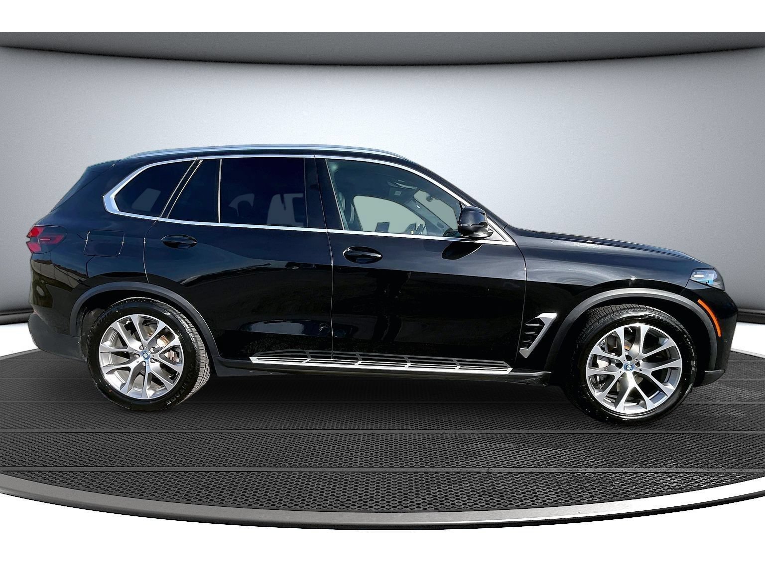 Used 2025 BMW X5 xDrive50e AWD/4WD image 15