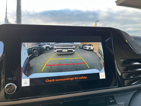 Used 2025 Toyota Camry LE image 25