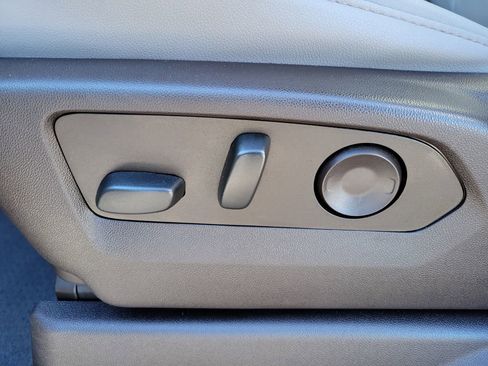 Used 2023 Chevrolet Tahoe Z71 w/ Luxury Package image 25