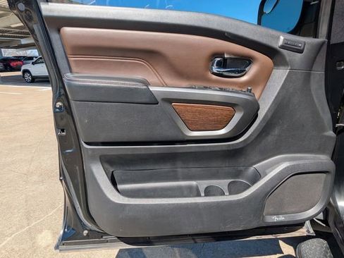 Used 2019 Nissan Titan Platinum Reserve image 16