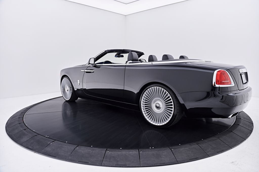 Used 2019 Rolls-Royce Dawn RWD image 18