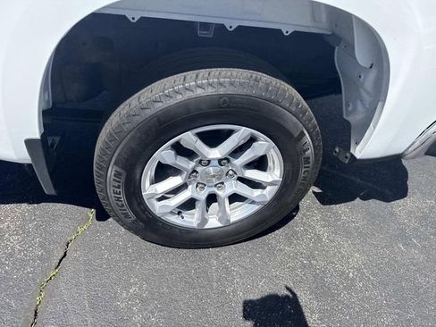 Used 2023 Chevrolet Silverado 1500 LT AWD/4WD image 16