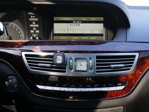 Used 2011 Mercedes-Benz S 550 image 19