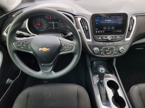 Used 2020 Chevrolet Malibu LS image 28