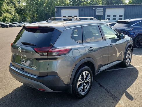 Used 2021 Nissan Rogue SV w/ Premium Package AWD/4WD image 4