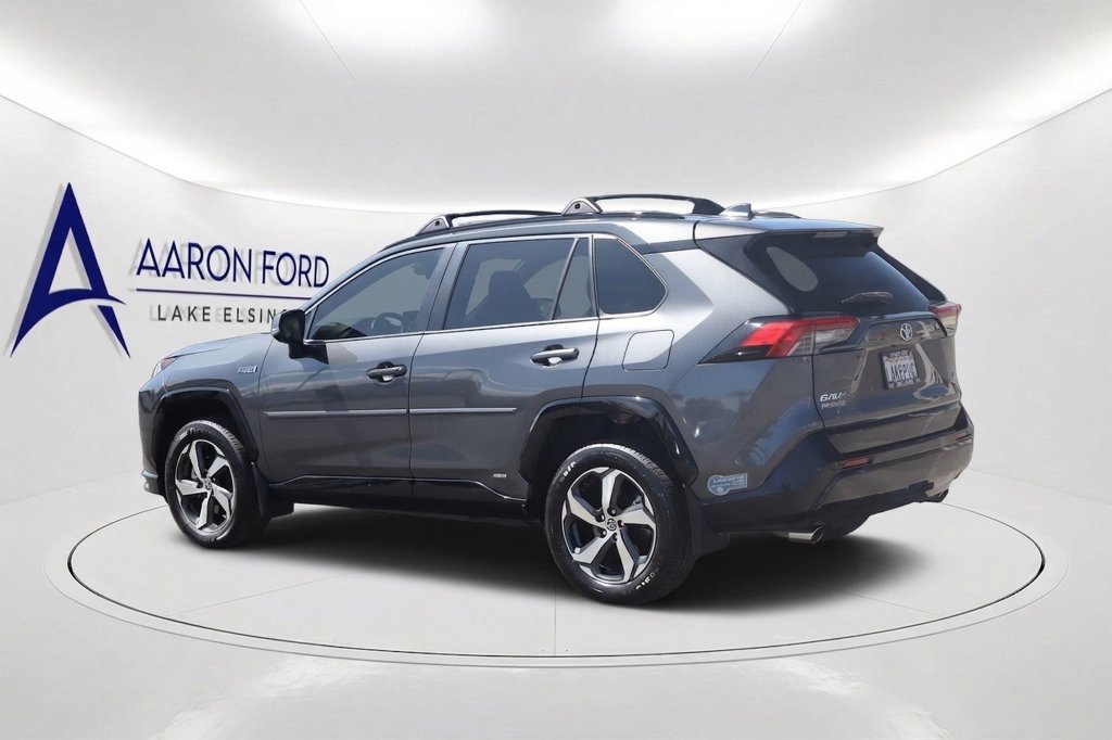 Used 2021 Toyota RAV4 SE w/ Weather & Moonroof Package AWD/4WD image 7
