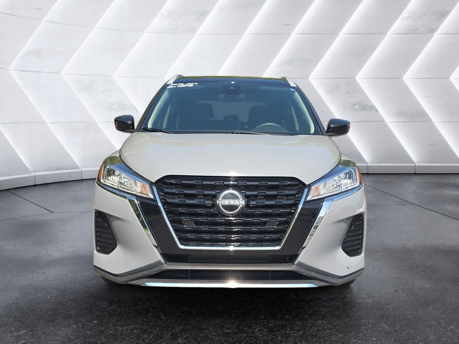 Used 2024 Nissan Kicks SV FWD image 8