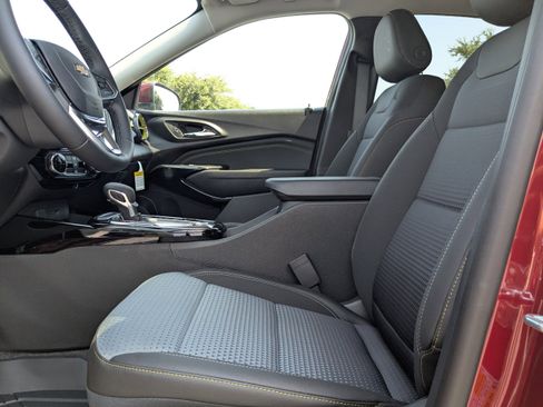 New 2025 Chevrolet Trax LT w/ Driver Confidence Package image 13