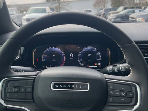 Used 2023 Jeep Wagoneer Series II w/ Premium Group I image 2