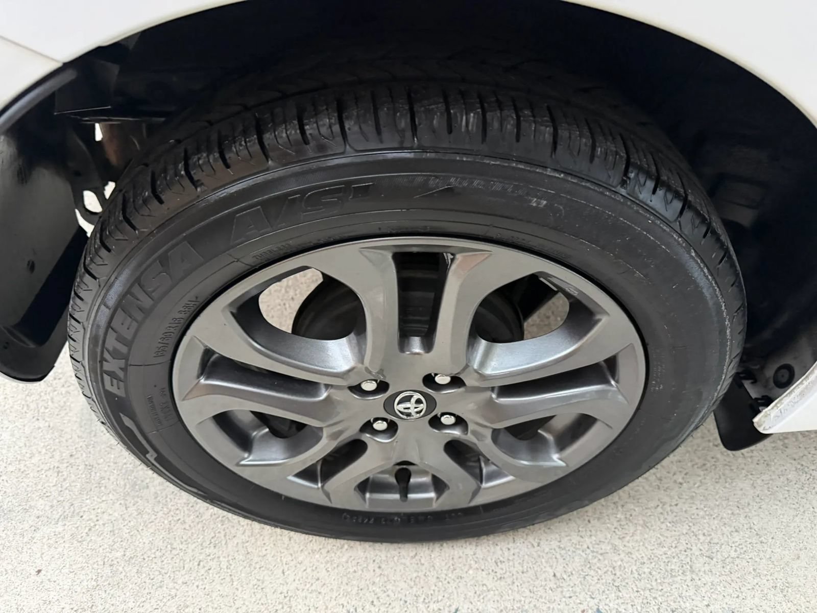Used 2020 Toyota Yaris XLE FWD image 30
