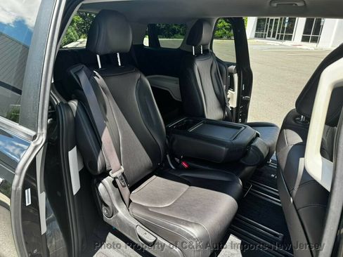Used 2024 Kia Carnival LX FWD image 13