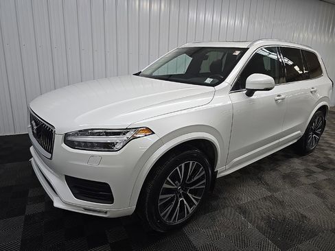 Used 2022 Volvo XC90 T6 Momentum w/ Climate Package image 8