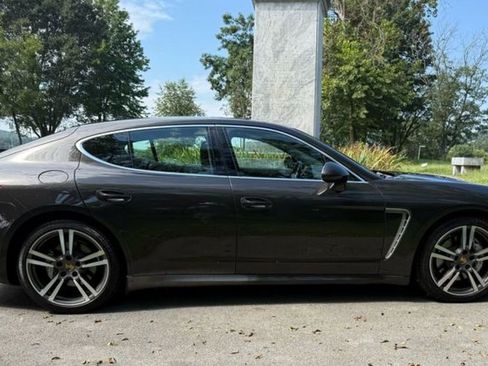 Used 2015 Porsche Panamera 4S image 6