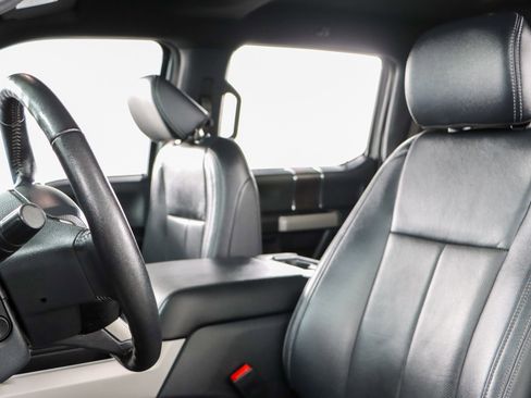 Used 2022 Ford F250 Lariat w/ Black Appearance Pkg image 25