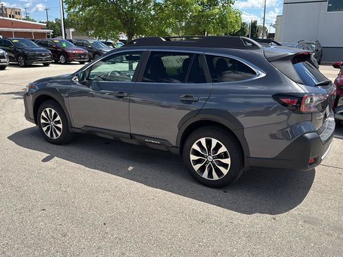 Used 2024 Subaru Outback Limited AWD/4WD image 9