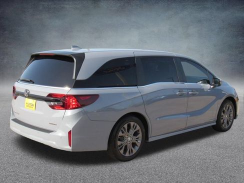 Used 2025 Honda Odyssey Touring image 6