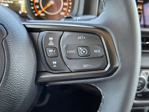 Used 2025 Jeep Wrangler Unlimited Rubicon image 21