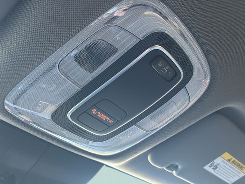 Used 2025 Hyundai Elantra Sport FWD image 13