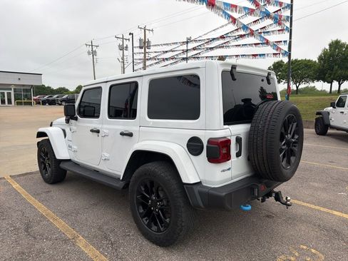 Used 2023 Jeep Wrangler Unlimited Sahara w/ Cold Weather Group AWD/4WD image 4