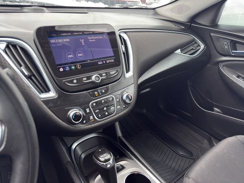 Used 2020 Chevrolet Malibu LT image 21