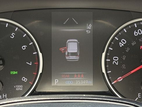 Used 2022 Toyota RAV4 XLE FWD image 16