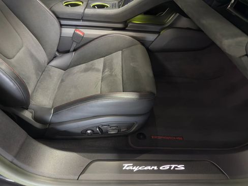 Used 2022 Porsche Taycan GTS image 21