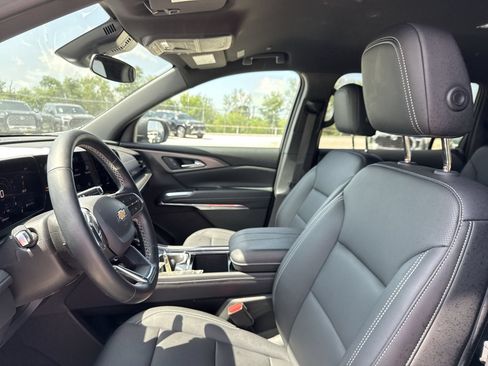 Used 2026 Chevrolet Traverse LT FWD image 13