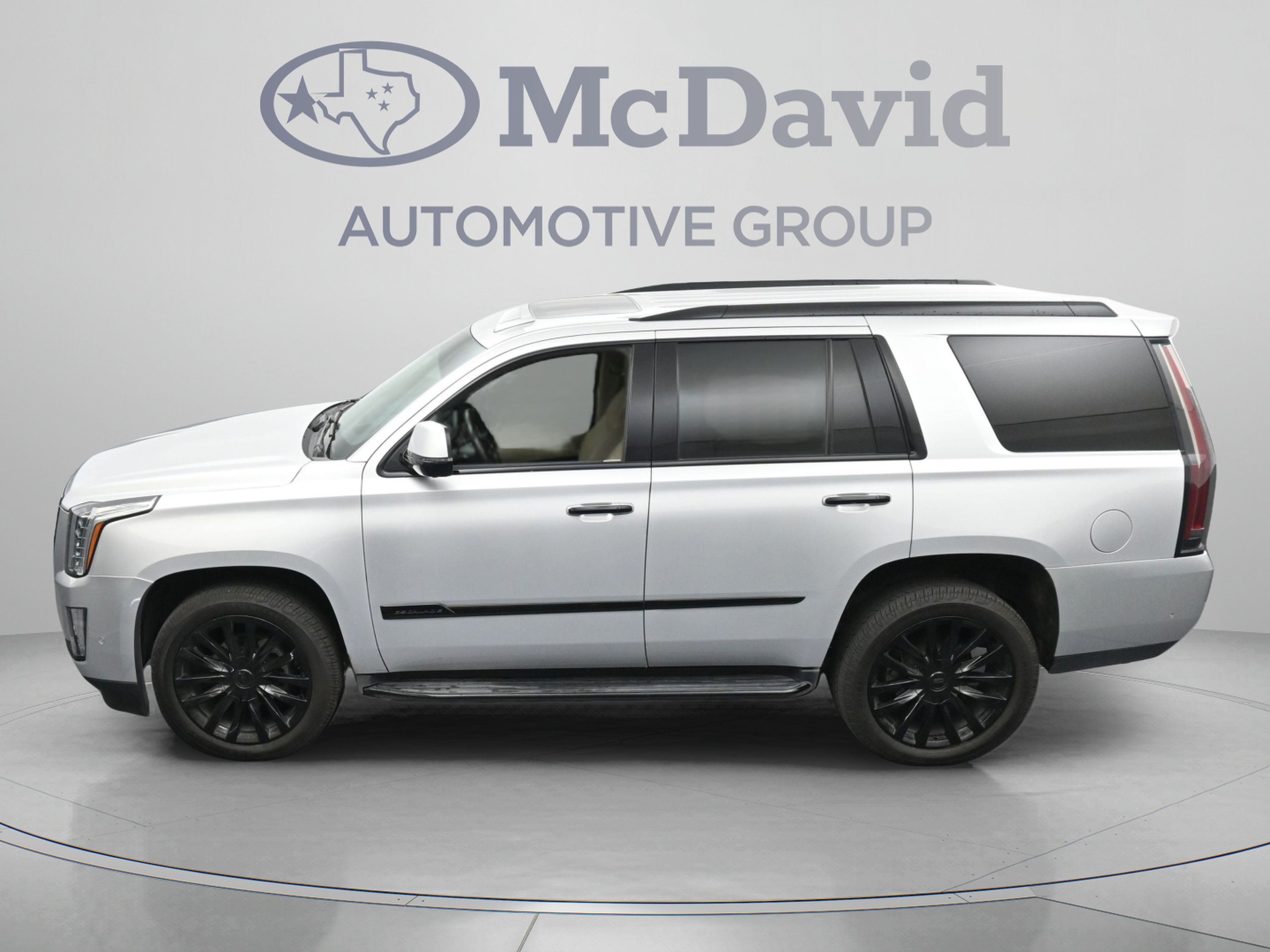 Used 2019 Cadillac Escalade Luxury w/ LPO, Radiant Package AWD/4WD image 37