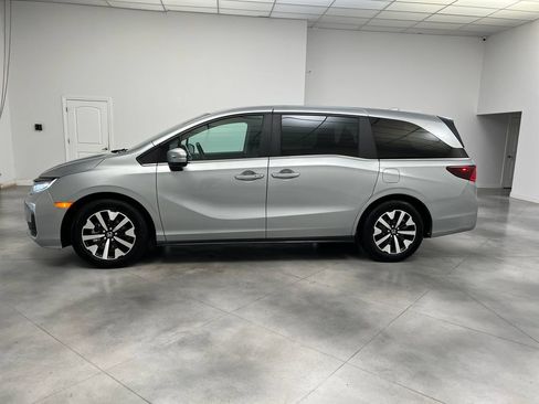 Used 2025 Honda Odyssey EX-L image 4
