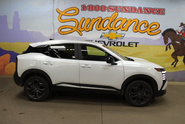 Used 2026 Nissan Kicks SR FWD image 1