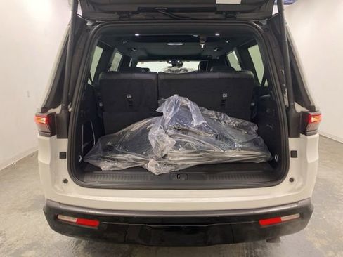 New 2026 Jeep Grand Wagoneer 4WD image 31