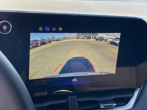Used 2026 Chevrolet Equinox LT AWD/4WD image 11