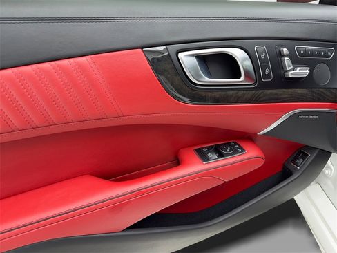 Used 2015 Mercedes-Benz SL 550 image 39