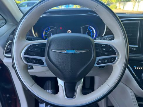 Used 2021 Chrysler Pacifica Limited w/ Premium & Safety Sphere Group FWD image 31