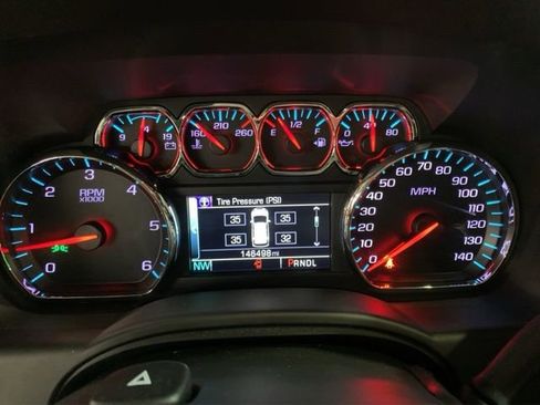 Used 2020 Chevrolet Suburban LT AWD/4WD image 21