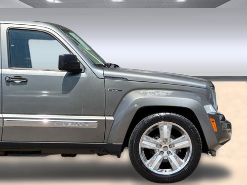 Used 2012 Jeep Liberty Limited Jet RWD image 33