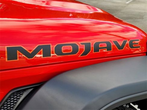 Used 2024 Jeep Gladiator Mojave w/ Convenience Group image 25